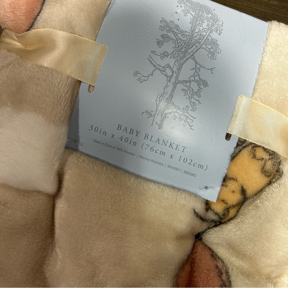 Classic Winnie the Pooh Baby Blanket - Picture 4 of 4
